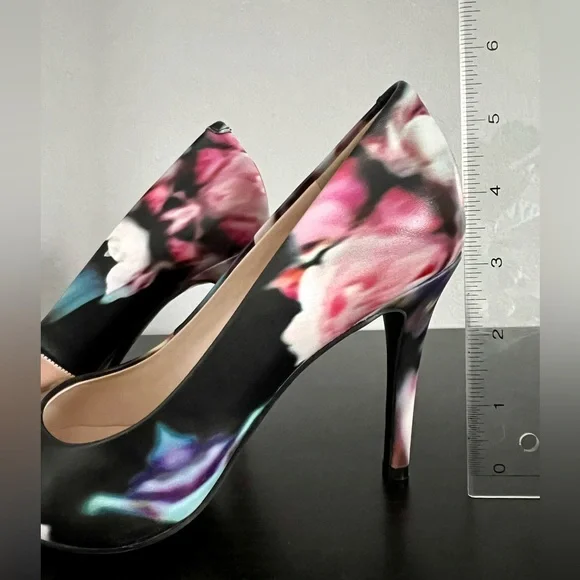 Nine West Black Floral 3 inch Heels Pumps Size 5.5 - Picture 9 of 9
